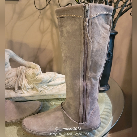 UGG Mammoth Moccasin Womens Gray Water Resistant Suede Tall Fringe Boots #761 - Picture 11 of 15